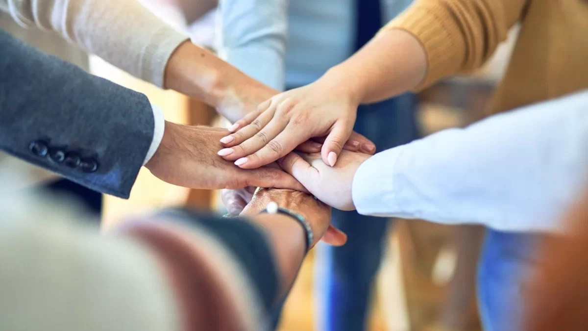 Talentbindung durch Empowerment – Wie man Fachkräfte trotz Flachhierarchie motiviert